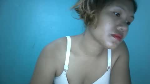 Snapshot of especialgirl_28 chatting on 10.22.25 especialgirl_28 online show from 10.22.25