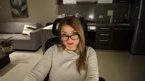 Juliana online show from 06.10.26