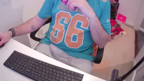 Snapshot of essex_wild chatting on 01.19.25 Morph online show from 01.19.25