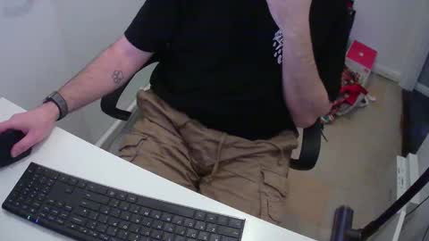 Snapshot of essex_wild chatting on 01.21.25 Morph online show from 01.21.25