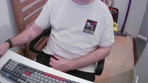 Snapshot of essex_wild chatting on 12.01.25 Morph online show from 12.01.25