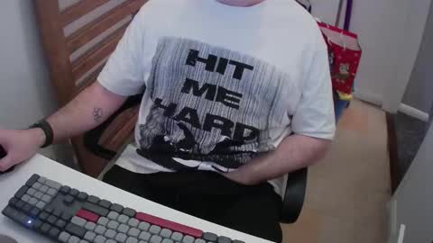 Snapshot of essex_wild chatting on 01.06.26 Morph online show from 01.06.26