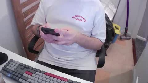 Snapshot of essex_wild chatting on 01.10.26 Morph online show from 01.10.26