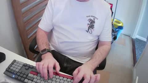 Snapshot of essex_wild chatting on 01.16.26 Morph online show from 01.16.26