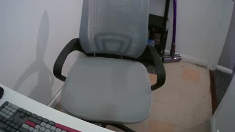 Snapshot of essex_wild chatting on 06.18.26 Morph online show from 06.18.26