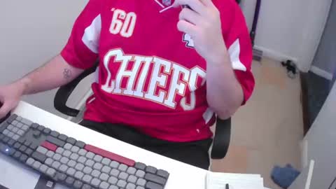 Snapshot of essex_wild chatting on 07.18.26 Morph online show from 07.18.26