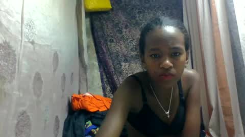 Snapshot of estancelee chatting on 06.13.26 estancelee online show from 06.13.26