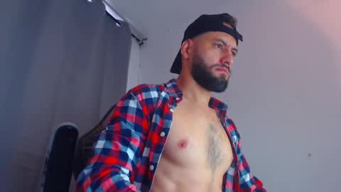 Snapshot of esteban7984068 chatting on 02.09.25 esteban online show from 02.09.25