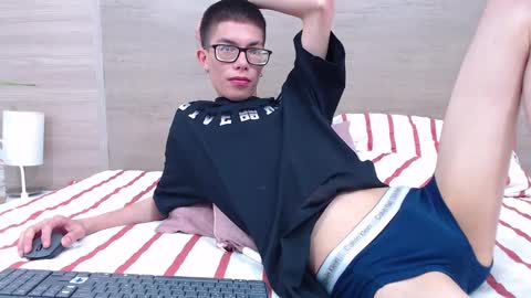 ESTEBAN CARLTON online show from 03.05.25