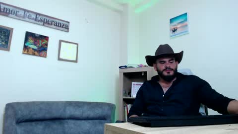 Snapshot of esteban_fer chatting on 05.07.26 Esteban Fernandez online show from 05.07.26
