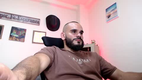 Snapshot of esteban_fer chatting on 05.20.26 Esteban Fernandez online show from 05.20.26