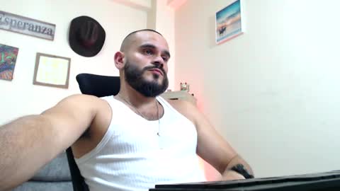 Snapshot of esteban_fer chatting on 05.22.26 Esteban Fernandez online show from 05.22.26