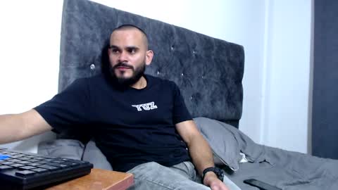 Snapshot of esteban_fer chatting on 05.26.26 Esteban Fernandez online show from 05.26.26
