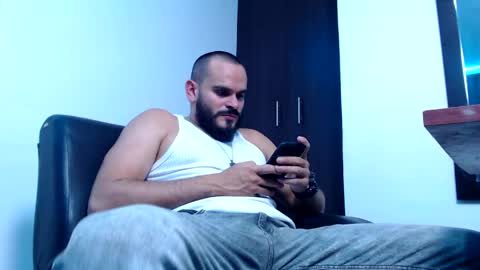 Snapshot of esteban_fer chatting on 05.28.26 Esteban Fernandez online show from 05.28.26