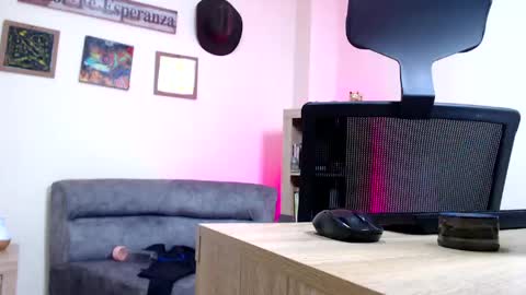Snapshot of esteban_fer chatting on 05.29.26 Esteban Fernandez online show from 05.29.26