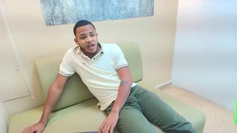 Snapshot of esteban_jacson chatting on 02.14.26 esteban_jacson online show from 02.14.26