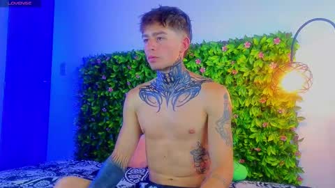 Esteban independent model online show from 10.12.25