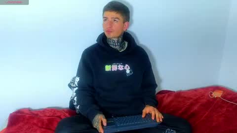 Esteban independent model online show from 05.04.26