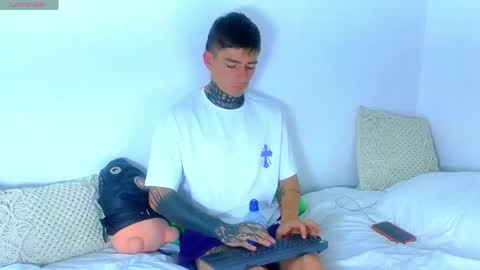 Snapshot of estebanchar_ chatting on 05.25.26 Esteban independent model online show from 05.25.26