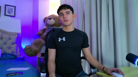 Snapshot of estebanperez_ chatting on 06.08.26 Esteban online show from 06.08.26
