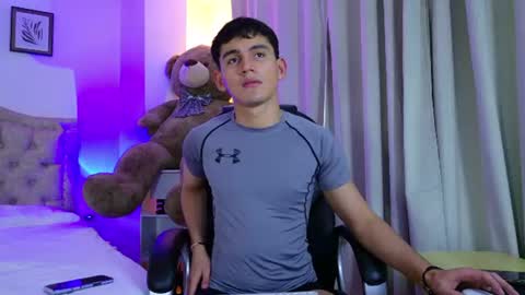 Snapshot of estebanperez_ chatting on 06.10.26 Esteban online show from 06.10.26