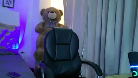 Snapshot of estebanperez_ chatting on 06.16.26 Esteban online show from 06.16.26