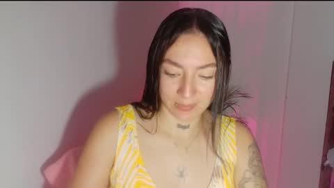 Snapshot of estefa1 chatting on 12.16.25 estefa1 online show from 12.16.25