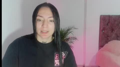 Snapshot of estefa1 chatting on 12.20.25 estefa1 online show from 12.20.25