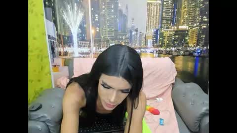 estefani robles online show from 12.22.25