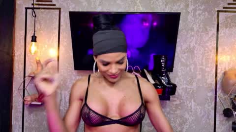 Snapshot of estefania1812 chatting on 02.25.26 estefania1812 online show from 02.25.26