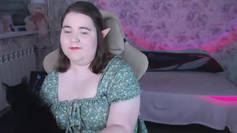 estelle_hicks online show from 03.28.26