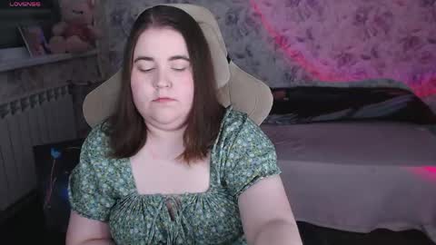 Snapshot of estelle_hicks chatting on 06.01.26 estelle_hicks online show from 06.01.26