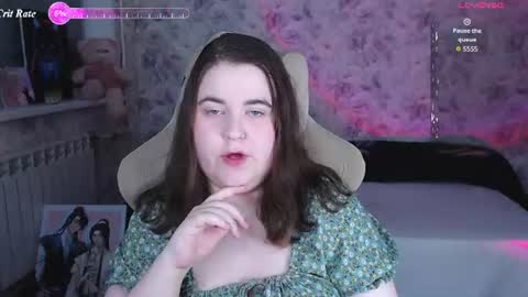 Snapshot of estelle_hicks chatting on 08.03.26 estelle_hicks online show from 08.03.26