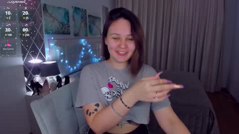 Snapshot of esterkiss chatting on 12.13.24 Odelia online show from 12.13.24