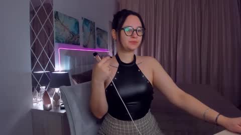 Snapshot of esterkiss chatting on 01.20.25 Odelia online show from 01.20.25