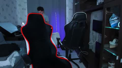 LOUIS online show from 02.25.25