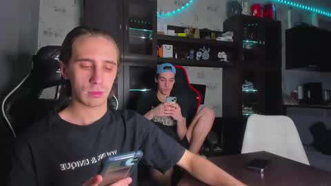 LOUIS online show from 11.24.25