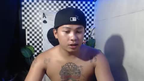 Snapshot of esward_tynn chatting on 12.14.25 im esward tynn online show from 12.14.25