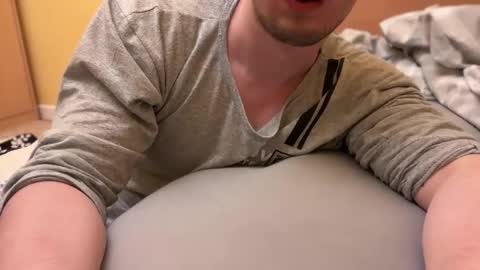 Tom online show from 05.08.26
