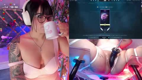 Snapshot of eterna_aura chatting on 11.26.25 Aura online show from 11.26.25