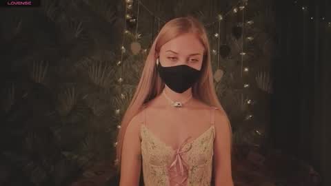 Snapshot of eternalophelia chatting on 03.13.26 Sophia online show from 03.13.26