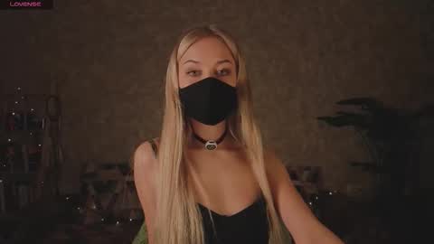 Snapshot of eternalophelia chatting on 03.26.26 Sophia online show from 03.26.26