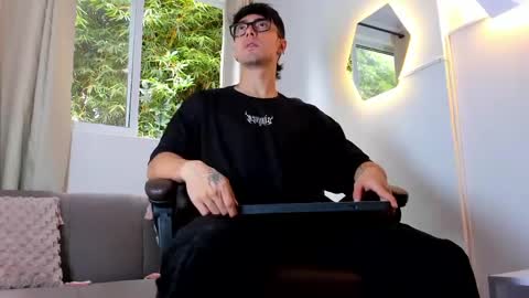 etham_wolf1 online show from 06.01.26