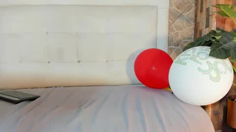 Snapshot of ethan_helmut chatting on 12.22.24 ethan helmut online show from 12.22.24