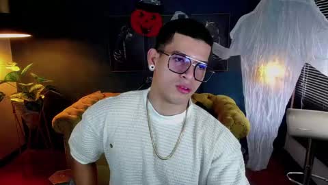 ETHAN RODGERS online show from 10.30.25