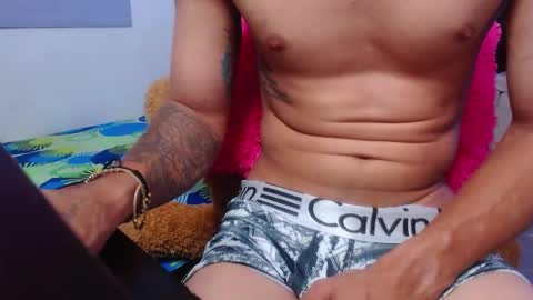 Snapshot of ethan_white_ chatting on 02.21.25 ethan white online show from 02.21.25