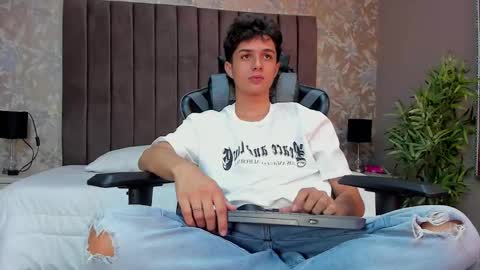 ethanlowell online show from 11.05.25