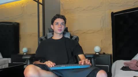 ethanlowell online show from 12.04.25