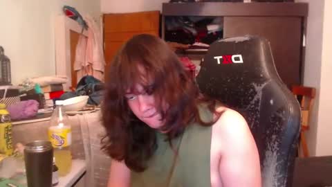 Snapshot of ethereal_thom chatting on 10.10.25 ethereal_thom online show from 10.10.25