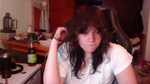 Snapshot of ethereal_thom chatting on 11.08.25 ethereal_thom online show from 11.08.25